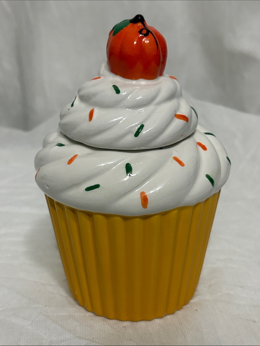 Pumpkin Spiced Cupcake Candle NWT